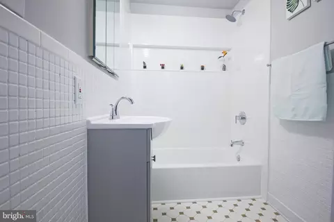 8528 Main Ave, Pasadena, MD 21122 photo 6