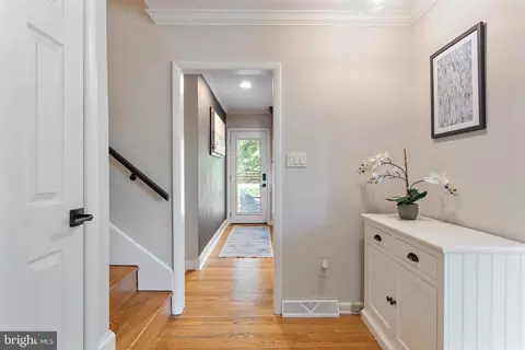 Entry Way - 2651 Ogleton Rd, Annapolis, MD 21403 photo 1 of 5