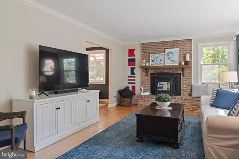 Living - 2651 Ogleton Rd, Annapolis, MD 21403 photo 3 of 3
