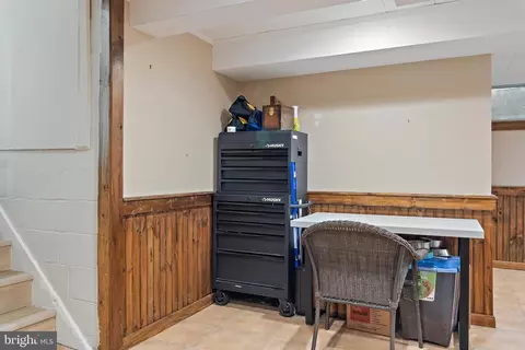 Entry Way - 2651 Ogleton Rd, Annapolis, MD 21403 photo 5 of 5