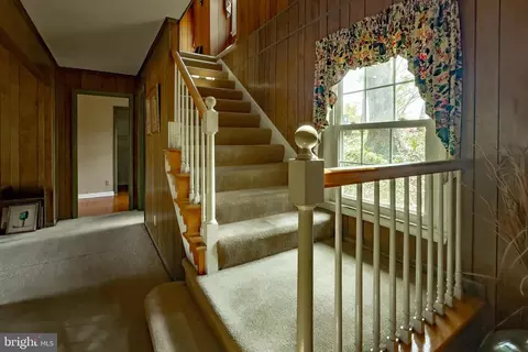 Entry Way - 322 Halsey Rd, Annapolis, MD 21401 photo 6 of 6
