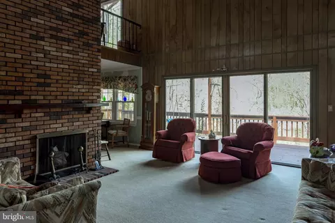 Living - 322 Halsey Rd, Annapolis, MD 21401 photo 7 of 8