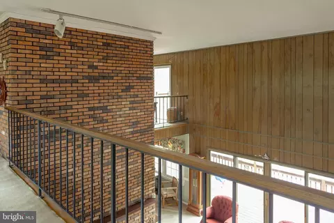 Entry Way - 322 Halsey Rd, Annapolis, MD 21401 photo 3 of 6