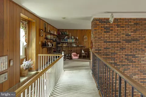 Entry Way - 322 Halsey Rd, Annapolis, MD 21401 photo 4 of 6