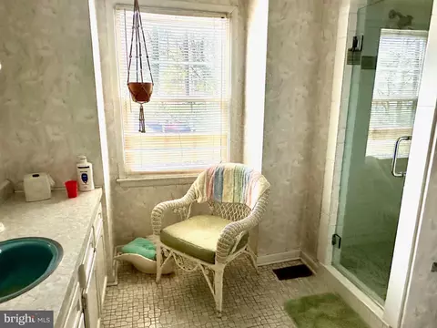 Bath - 322 Halsey Rd, Annapolis, MD 21401 photo 1 of 3