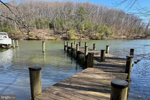 322 Halsey Rd, Annapolis, MD 21401