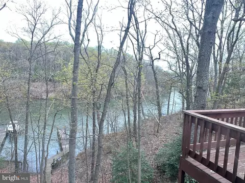 View/Area - 322 Halsey Rd, Annapolis, MD 21401 photo 7 of 9