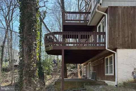 Exterior - 322 Halsey Rd, Annapolis, MD 21401 photo 4 of 9