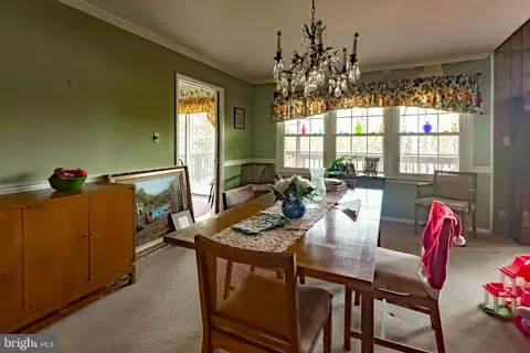 Dining - 322 Halsey Rd, Annapolis, MD 21401 photo 1 of 2