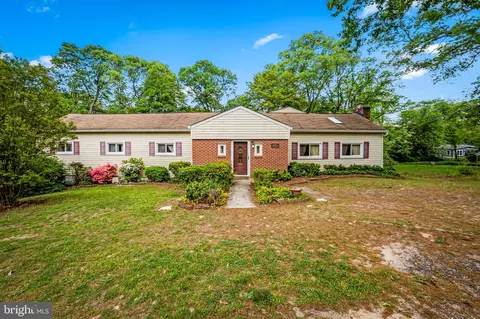 1423 Thies Dr, Pasadena, MD 21122