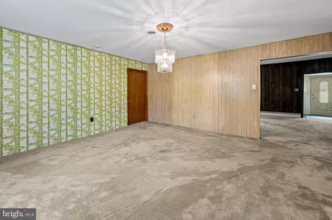 1423 Thies Dr, Pasadena, MD 21122 photo 8