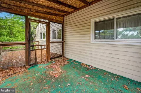 1423 Thies Dr, Pasadena, MD 21122 photo 39