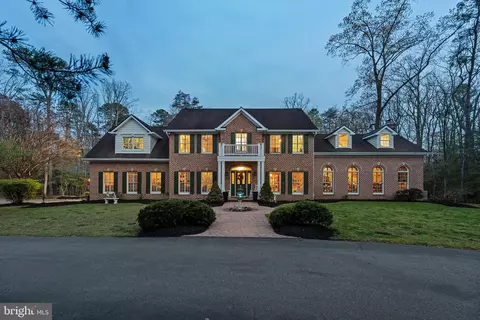Exterior - 301 Sturtons Ln, Pasadena, MD 21122 photo 4 of 10