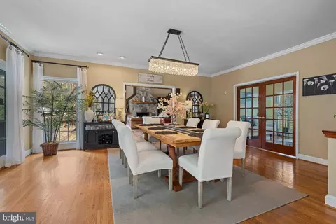 Dining - 301 Sturtons Ln, Pasadena, MD 21122 photo 1 of 1