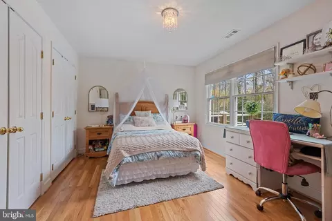 Bedroom - 301 Sturtons Ln, Pasadena, MD 21122 photo 2 of 6