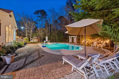 Exterior - 301 Sturtons Ln, Pasadena, MD 21122 photo 8 of 10