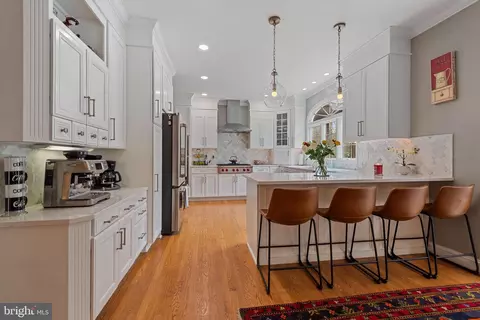 Kitchen - 301 Sturtons Ln, Pasadena, MD 21122 photo 1 of 2