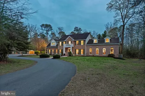 Exterior - 301 Sturtons Ln, Pasadena, MD 21122 photo 3 of 10