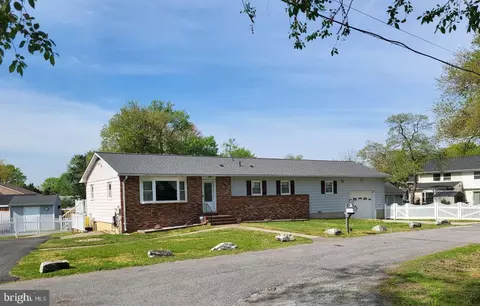 351 Bar Harbor Rd, Pasadena, MD 21122