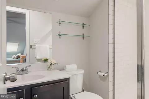 Bath - 1614 Belle Dr, Annapolis, MD 21401 photo 3 of 3