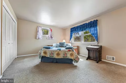 Bedroom - 3517 S River Ter, Edgewater, MD 21037 photo 1 of 6