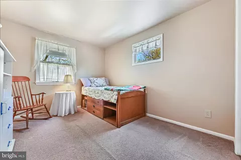 Bedroom - 3517 S River Ter, Edgewater, MD 21037 photo 5 of 6