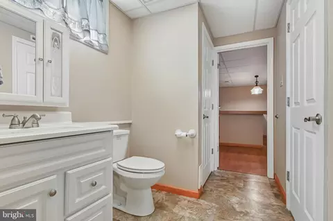 Bath - 3517 S River Ter, Edgewater, MD 21037 photo 3 of 3