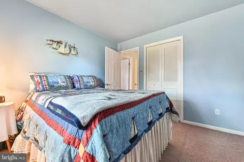 Bedroom - 3517 S River Ter, Edgewater, MD 21037 photo 3 of 6