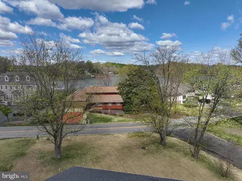 View/Area - 3517 S River Ter, Edgewater, MD 21037 photo 7 of 11