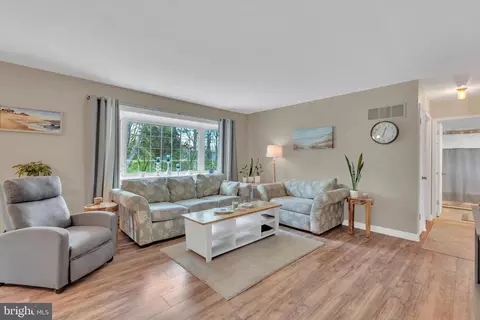 8220 Sherbrooke Ct, Millersville, MD 21108