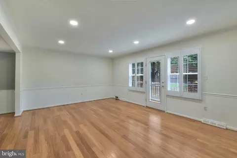 Living - 486 Colonial Ridge Ln, Arnold, MD 21012 photo 1 of 2