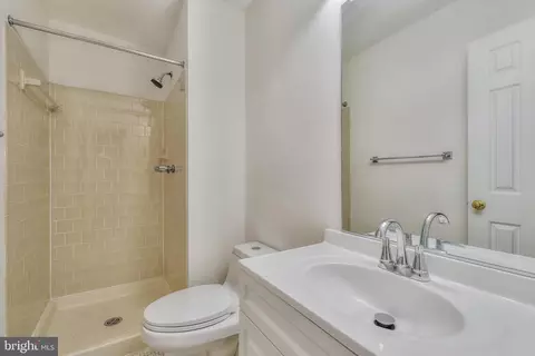 Bath - 486 Colonial Ridge Ln, Arnold, MD 21012 photo 1 of 2