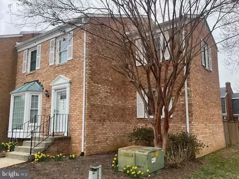 474 Colonial Ridge Ln, Arnold, MD 21012