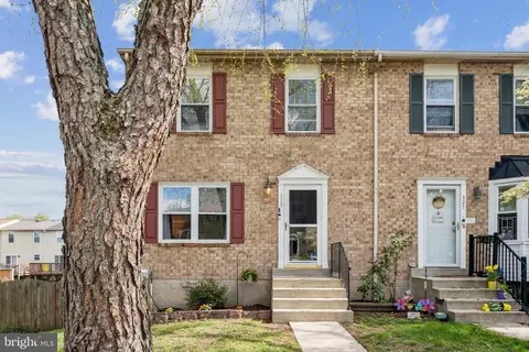 329 Cool Breeze Ct, Pasadena, MD 21122