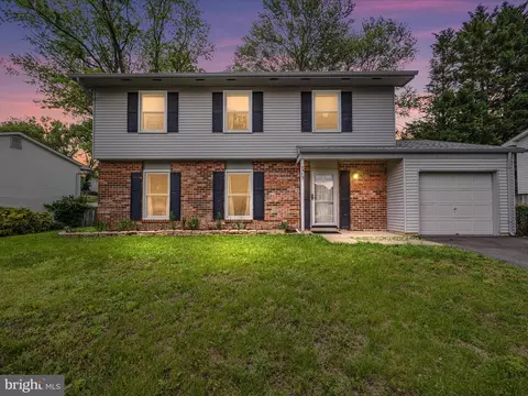 1717 Fallsway Dr, Crofton, MD 21114