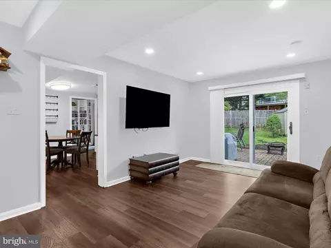 1717 Fallsway Dr, Crofton, MD 21114 photo 8