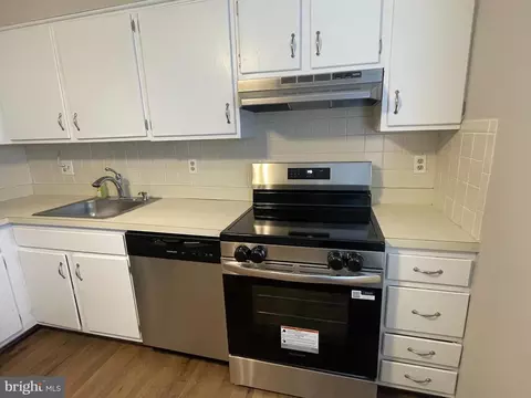 Kitchen - 7944 Tick Neck Rd, Pasadena, MD 21122 photo 3 of 5