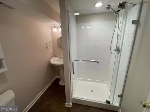 Bath - 7944 Tick Neck Rd, Pasadena, MD 21122 photo 5 of 6