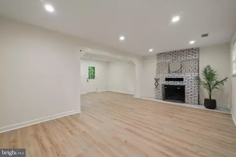 Living - 33 Sheridan Rd, Arnold, MD 21012 photo 2 of 2
