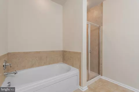 Entry Way - 1624 Hardwick Ct #101, Hanover, MD 21076 photo 6 of 8