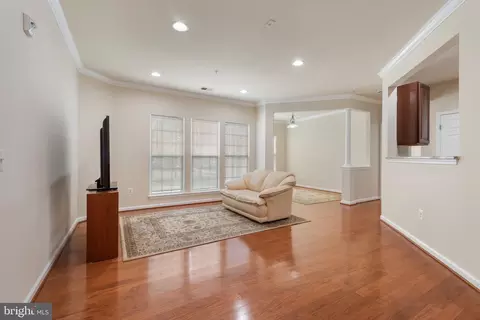 Living - 1624 Hardwick Ct #101, Hanover, MD 21076 photo 3 of 7