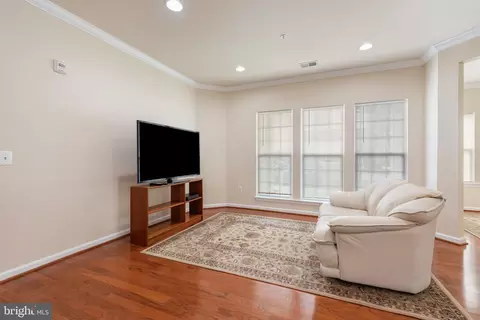 Living - 1624 Hardwick Ct #101, Hanover, MD 21076 photo 1 of 7