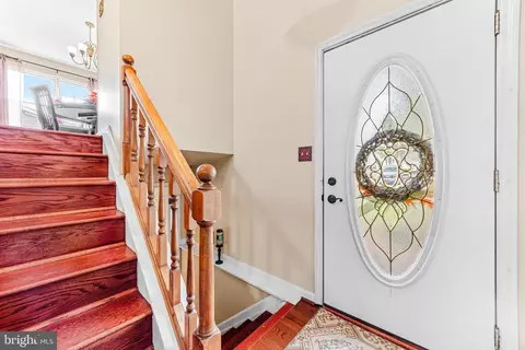 Entry Way - 813 224th St, Pasadena, MD 21122 photo 1 of 7