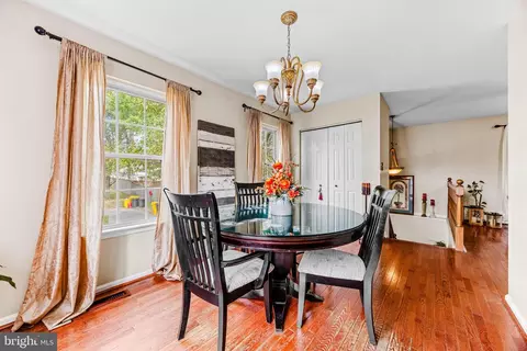 Dining - 813 224th St, Pasadena, MD 21122 photo 2 of 4