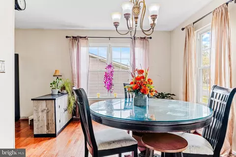 Dining - 813 224th St, Pasadena, MD 21122 photo 4 of 4