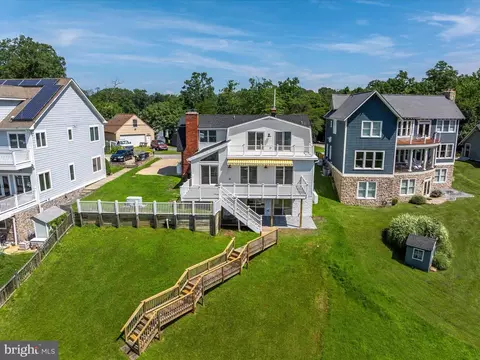 327 Steedman Point Rd, Pasadena, MD 21122