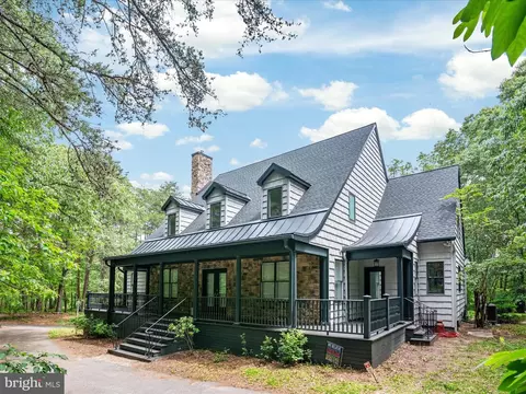 361 N Shore Rd, Pasadena, MD 21122