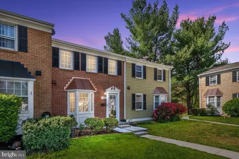 1818 Sharwood Pl, Crofton, MD 21114