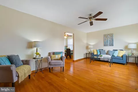 8516 Jenkins Rd, Pasadena, MD 21122 photo 2