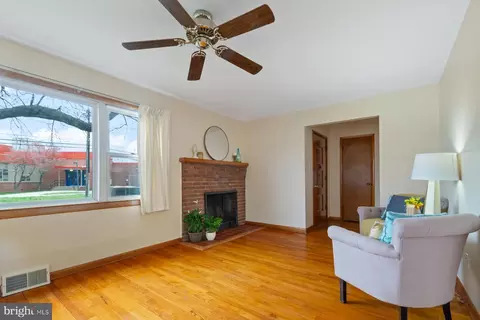 8516 Jenkins Rd, Pasadena, MD 21122 photo 3